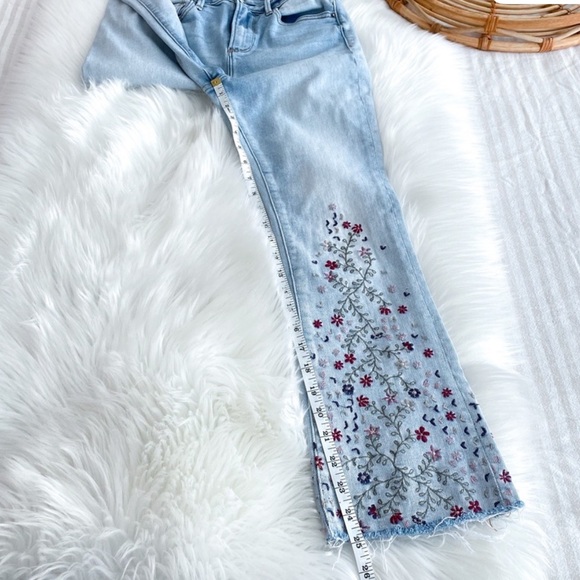 Driftwood Roxy Jeans Crop Flare Floral Embroidery Raw Hem Cut Off Denim 26 - Picture 13 of 14